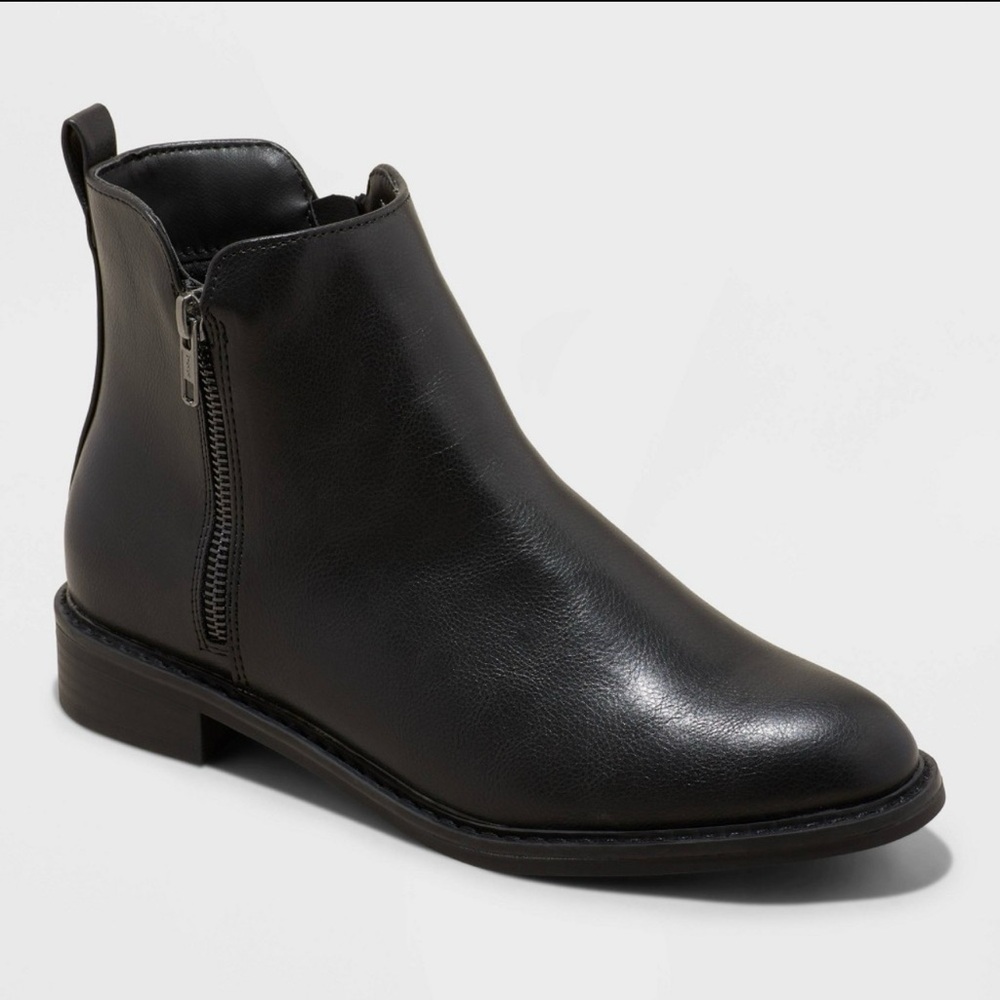 Universal Thread Brenna Faux Leather Ankle Boots Black NWT